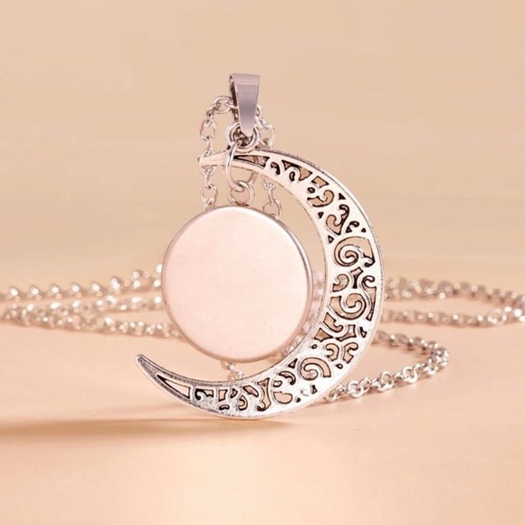 Crescent Moon Vintage Silver  Fairy Magical Glowing Pendent & Necklace - Picture 5 of 6